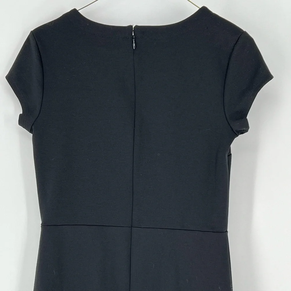 GAP LITTLE BLACK DRESS WITH‎ CAP SLEEVES AND BACK ZIPPER, CUTE AND CASUAL - Picture 5 of 10
